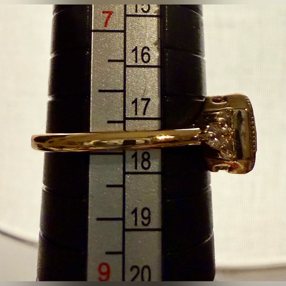 Ring - sz 8 gold tone w/large red rhinestone & tiny clear rhinestones. New! BOGO - Picture 12 of 12